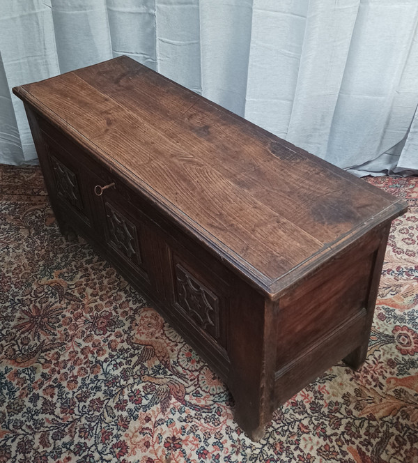 19th century Louis XIV oak chest