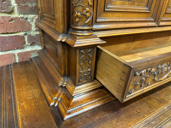 TWO-BODY CARVED RENAISSANCE BUFFET