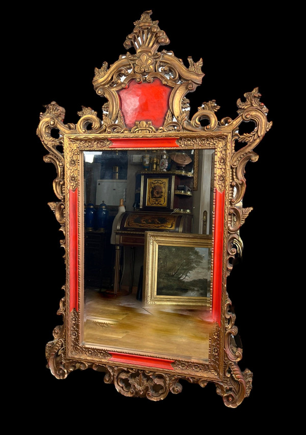 GRAND MIROIR ANCIEN EN BOIS SCULPTÉ PEINT ET DORÉ STYLE ITALIEN XVIIIe