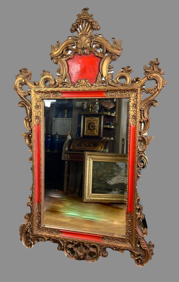 GRAND MIROIR ANCIEN EN BOIS SCULPTÉ PEINT ET DORÉ STYLE ITALIEN XVIIIe