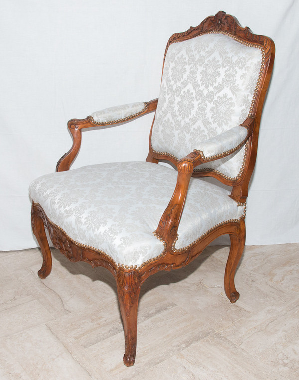 Fauteuil à Dossier Plat Estampillé époque Louis XV