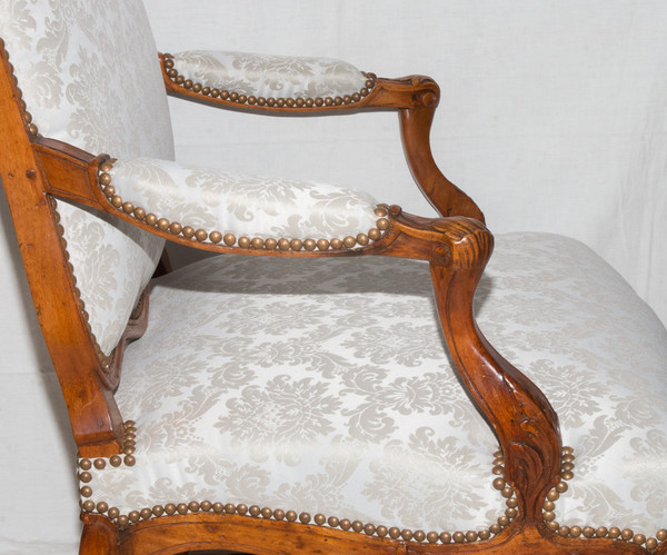 Fauteuil à Dossier Plat Estampillé époque Louis XV