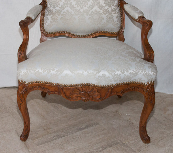 Fauteuil à Dossier Plat Estampillé époque Louis XV