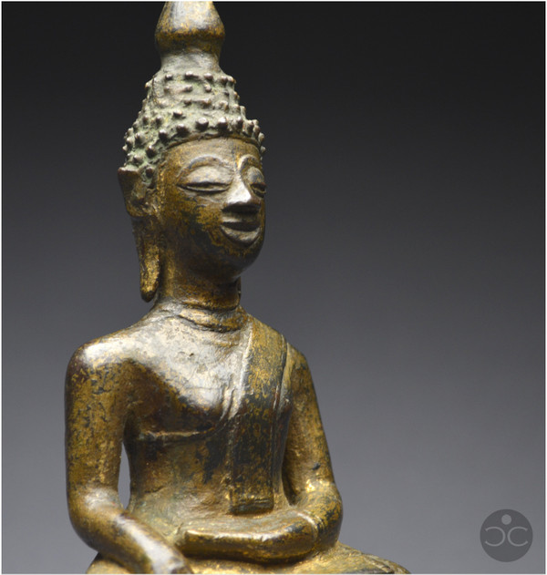 Laos, XVIIIème siècle, Bouddha en position bumisparsha mudra, Bronze anciennement laqué et doré