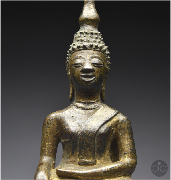 Laos, XVIIIème siècle, Bouddha en position bumisparsha mudra, Bronze anciennement laqué et doré