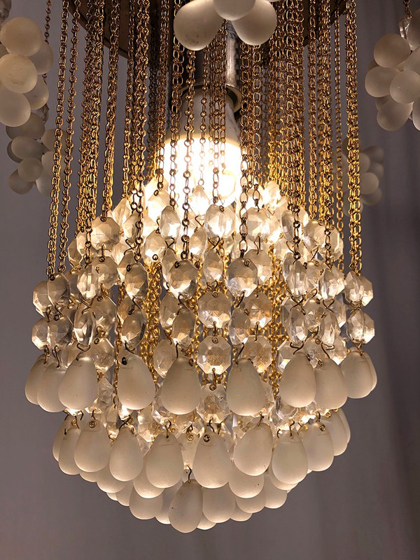 Suspension in Bohemian crystal pendants in the shape of clusters