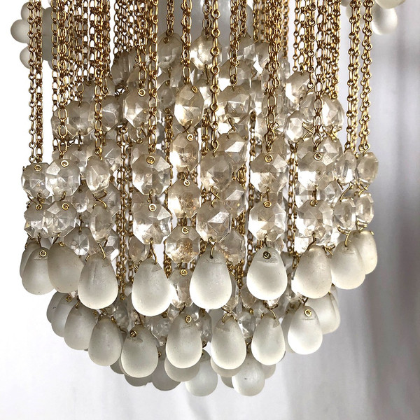 Suspension in Bohemian crystal pendants in the shape of clusters