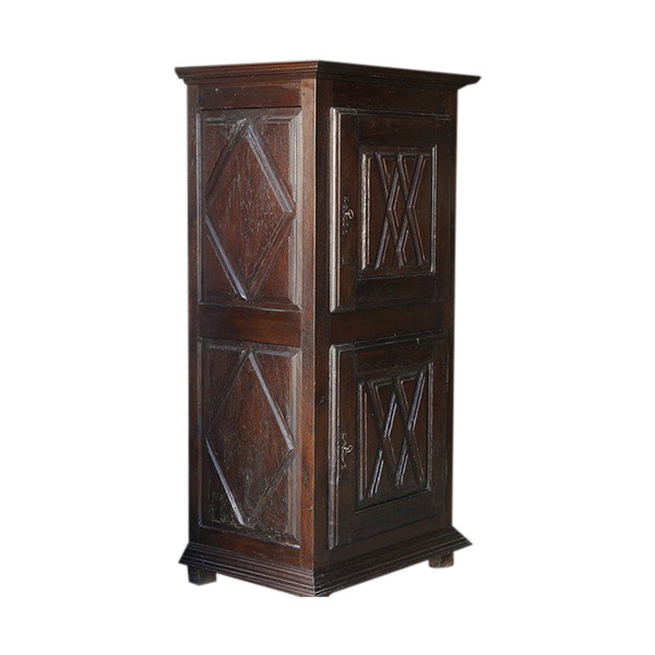 Two-body oak cabinet 17th century