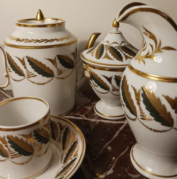 Manufacture de Locré - tea service - gilded and painted porcelain - Empire, Restoration - 9 pieces