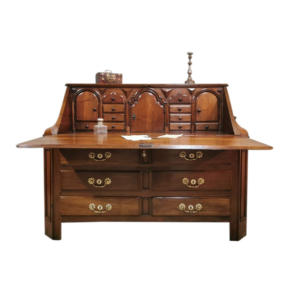 Important Louis XIV period Solid Walnut Scriban. Late 17th / Early 18th century