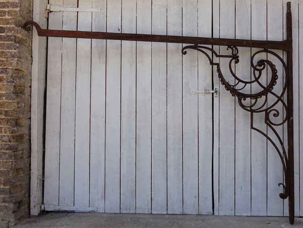 Large Wrought-iron sign-holder gallows. 18th century