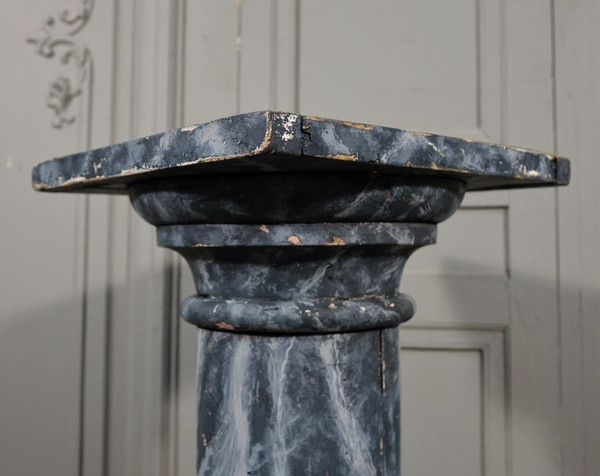 Faux marble painted column. Late 18th century