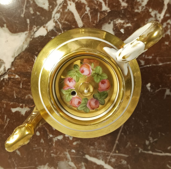 Manufacture de Locré - Pouyat et Russinger - pouring teapot with gold base and bouquet - Empire period