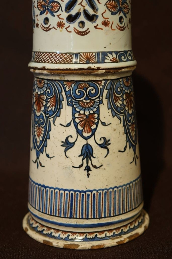 Rouen Guillibaud earthenware shaker