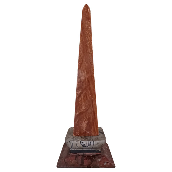 Modernes italienisches Werk – großer neoklassizistischer Obelisk – orange-brauner Onyx und zweifarbiger Marmorsockel