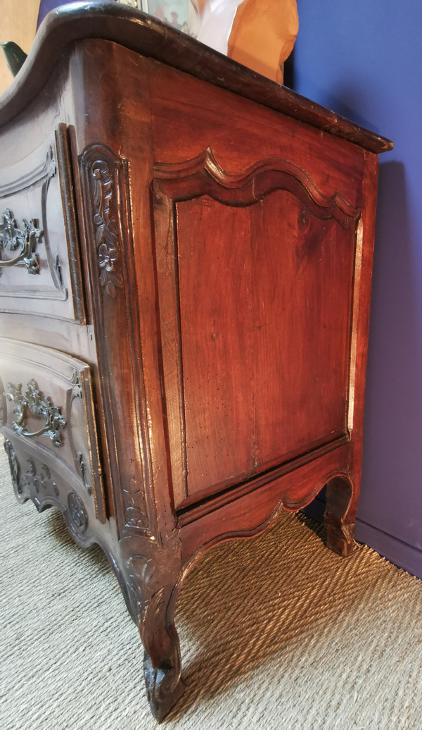 Louis XV Curved And Carved Walnut Chest Of Drawers