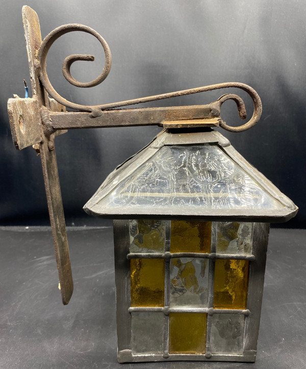 OUTDOOR LANTERN