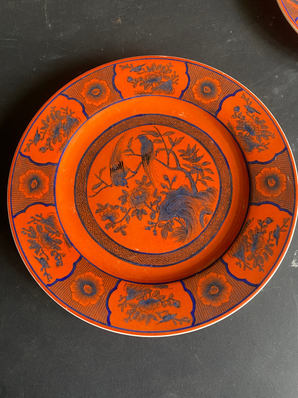 Paire d’assiettes du XIX eme en porcelaine fine de Macao oranges à motifs d’oiseau bleu sombre