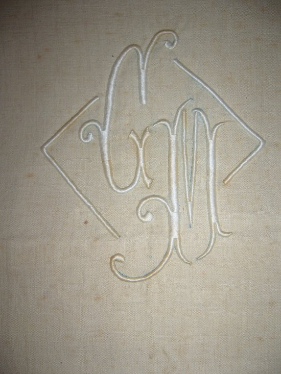 Vecchio lenzuolo ricamato in lino monogrammato