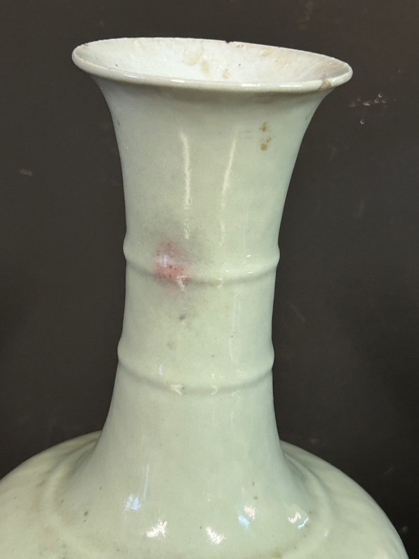 Ancien Vase En Porcelaine De Chine Pour La Corée Céladon Poudré époque Début XIXéme H 31 Cm