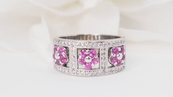 Band ring in white gold, pink topaz and diamonds