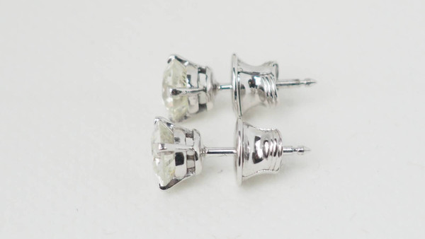 White gold and diamond earrings