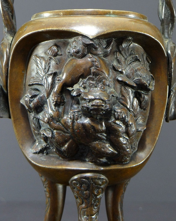 Vietnam, Fin Du XIXème - Début Du XXème Siècle, Brûle-parfum En Bronze Décor De Chiens De Fo.