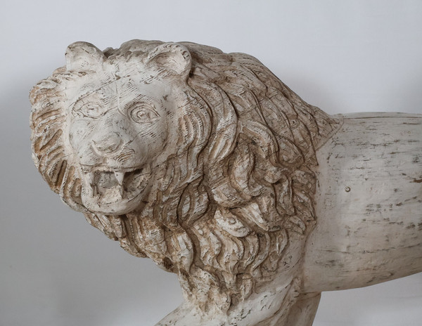 Large Pair Of Lions In Patinated Wood Italy Late 19th Century