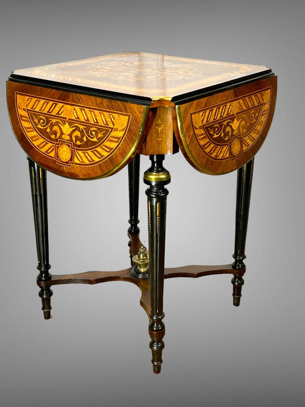 19th CENTURY SQUARE LIVING ROOM TABLE WITH LOUIS XVI STYLE MARQUETRY