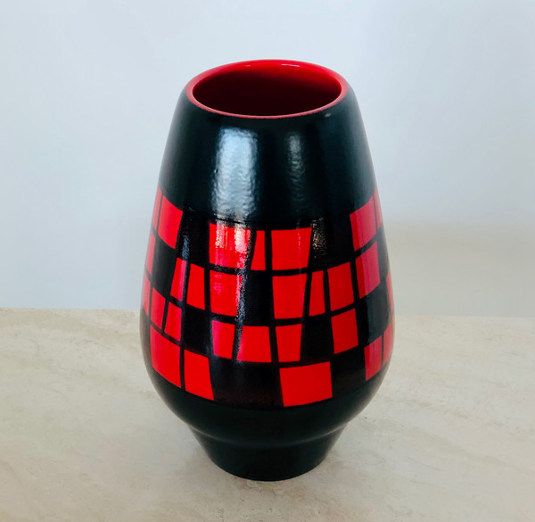 Vaso piriforme in ceramica rossa e nera di Elchinger, Francia anni '60