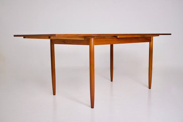 Scandinavian-style extending table.