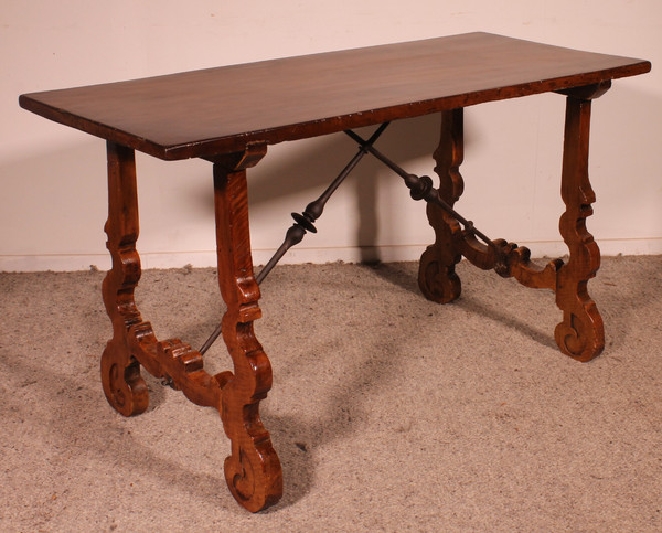 Catalan Console In Walnut -18th Century - Spain