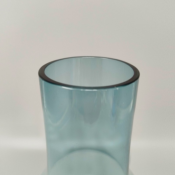 Vaso azzurro sorprendente degli anni '70 #1376 di Tamara Aladin Vase per Riihimaki/Riihimaen Lasi Oy