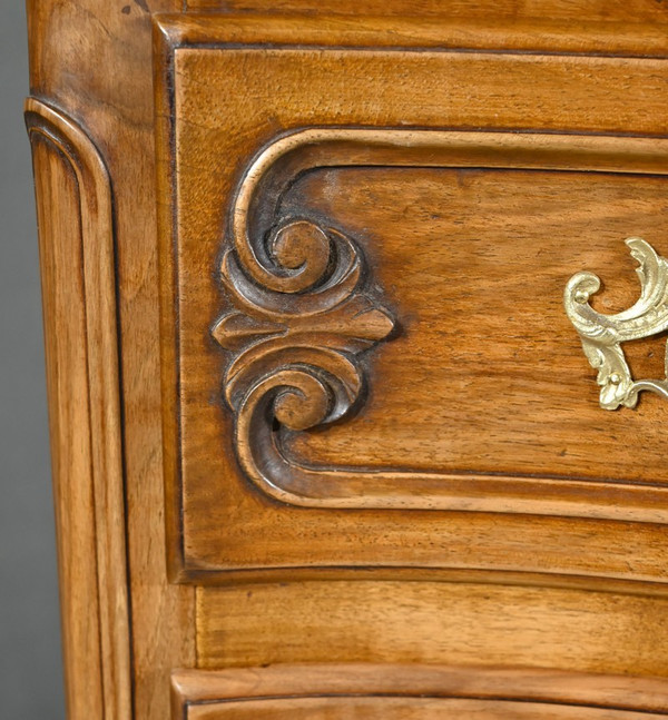 Walnut Crossbow Chest of Drawers, Louis XV style - Early 20th century