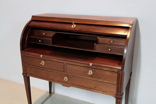 Louis XVI Mahogany Cylinder Desk 18th century