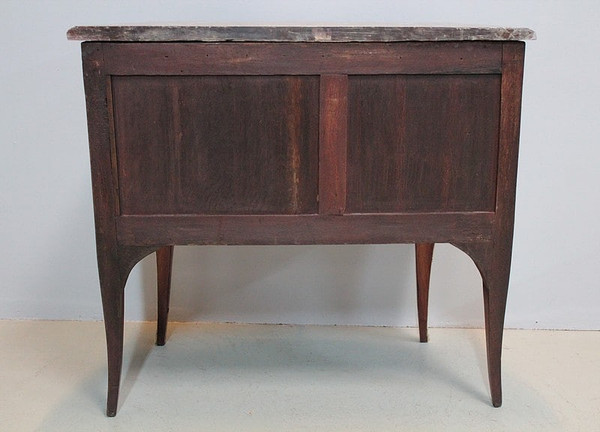 Louis XV chest of drawers in 18th century marquetry