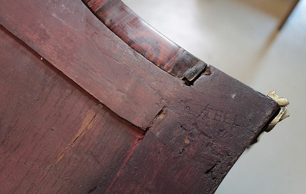 Louis XV chest of drawers in 18th century marquetry