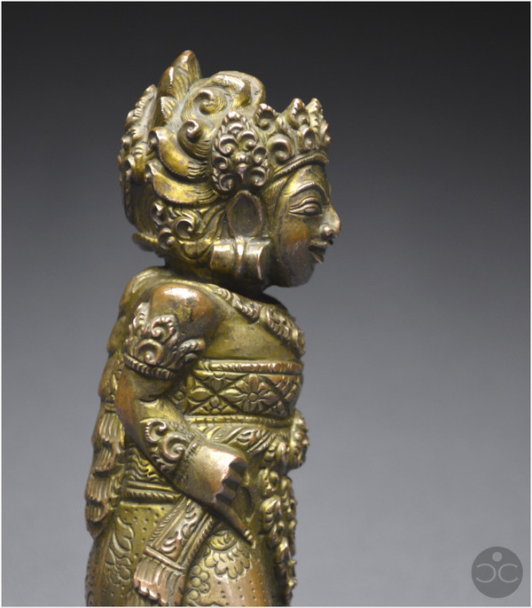 Indonesia, Bali, 16th - 17th century, Anthropomorphic kriss handle in copper alloy