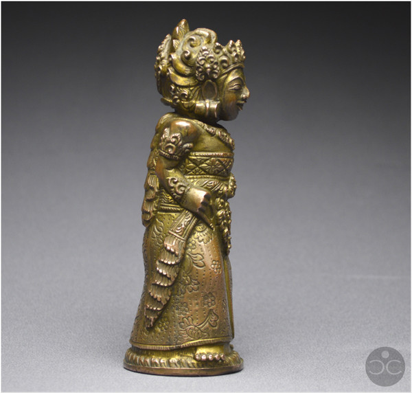 Indonesia, Bali, 16th - 17th century, Anthropomorphic kriss handle in copper alloy