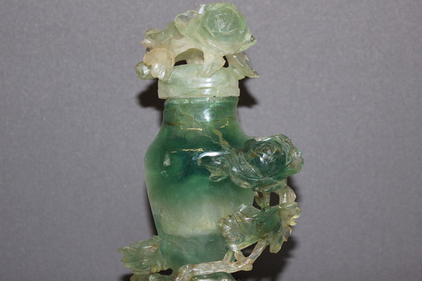 Vaso Coperto Di Fluorite Con Decorazioni Floreali, Asia