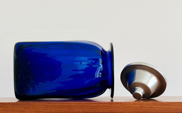 3 apothecary jars in cobalt blue blown glass and aluminum lids, Italy