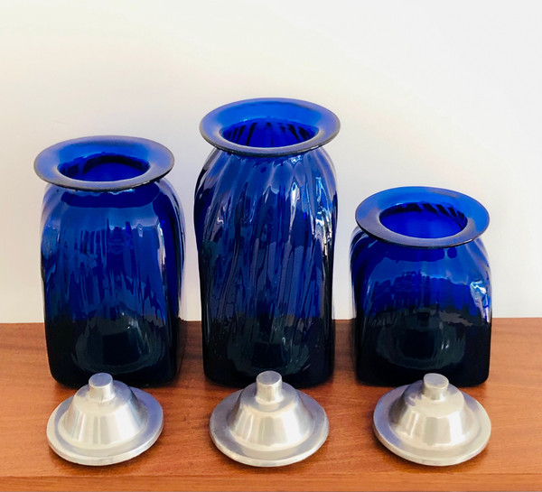 3 apothecary jars in cobalt blue blown glass and aluminum lids, Italy