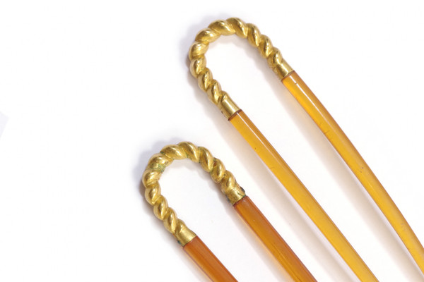 Antique gold wedding hairpins in 18 karats gold and organic material, head jewelry, wedding hairpins