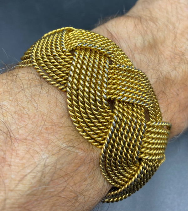 GOLD METAL BRACELET