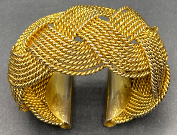 GOLD METAL BRACELET