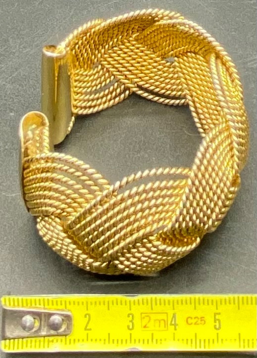 GOLD METAL BRACELET