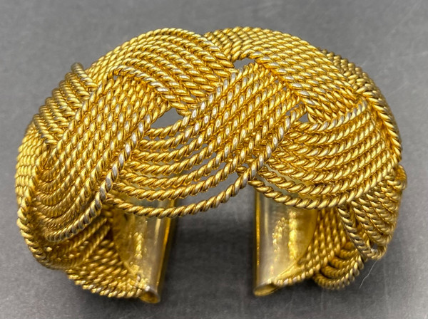 GOLD METAL BRACELET