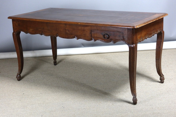 Walnut table XIX