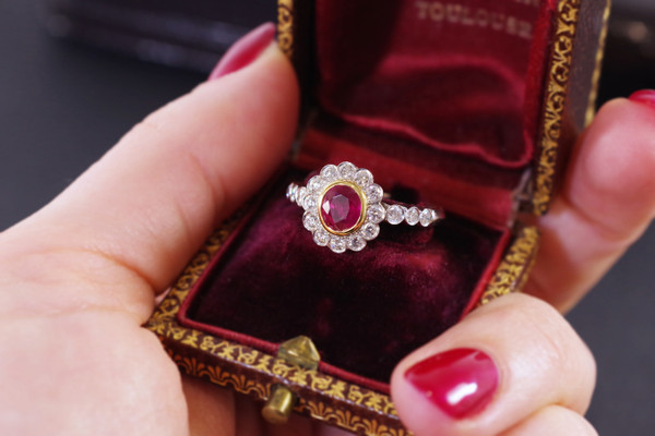 Bridal cluster ruby diamond ring in white gold 18k, wedding ring, pre-owned ring, vintage ruby ring 