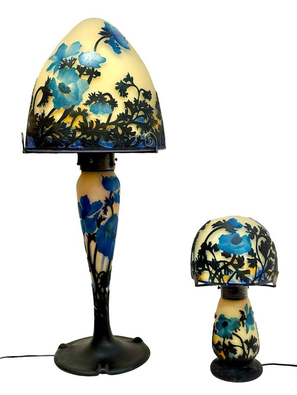 Important Muller Mushroom Lamp "Aux Anémones Bleues